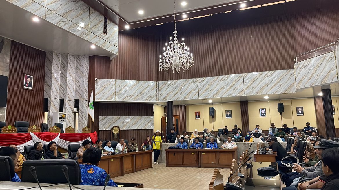 DPRD dan Pemkab Subang Sepakat Tutup Sementara Gudang Limbah 11 Hektar Tanpa Izin